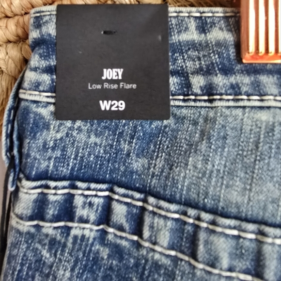 True Religion, New, Joey Big T Vintage Low-Rise Flare Stonewash Jeans Size 29 - Picture 9 of 11